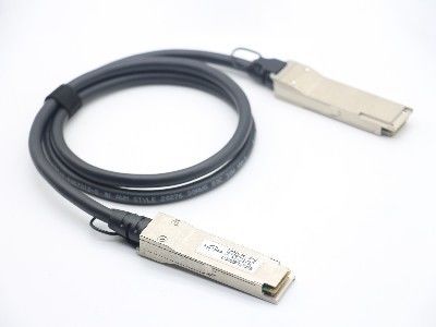 Nahtlose Datenübertragungsrate von 40 Gbps 100G QSFP28 auf QSFP28 1M DAC-Kabel zur Datenübertragung